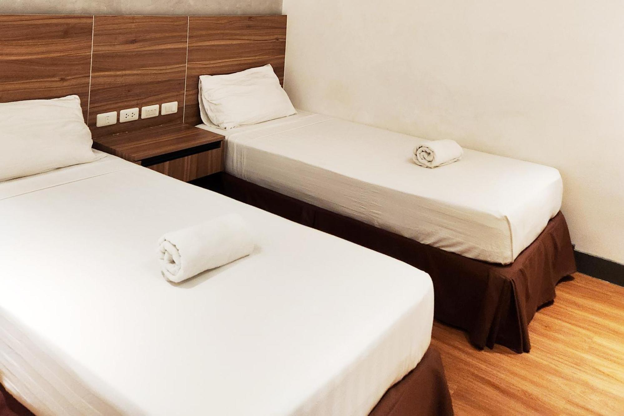 Boulevard Pension Hotel Cebu Extérieur photo